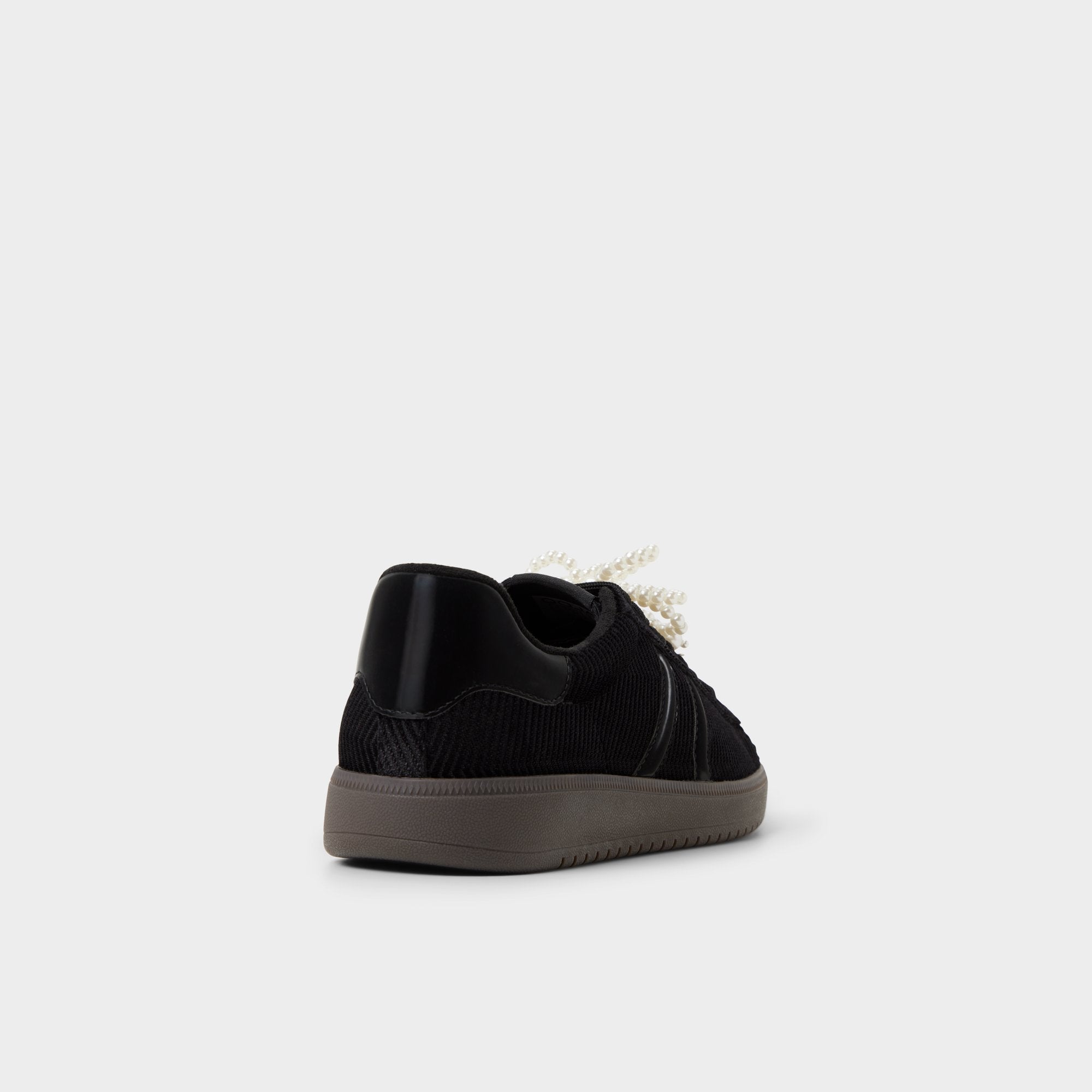 Chicsneaker2 - Image 2